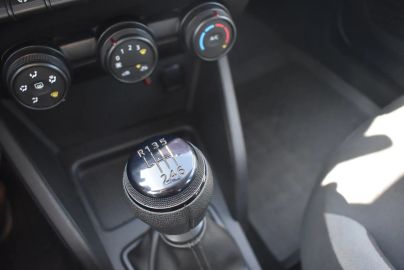 Car image 30