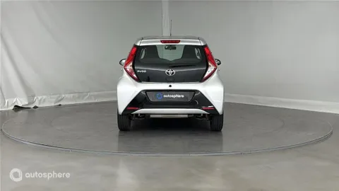 Car image 5