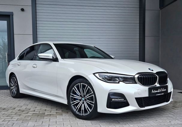 BMW 330e M Sport 215 kW image number 2