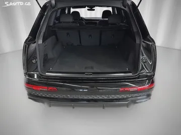 Car image 32