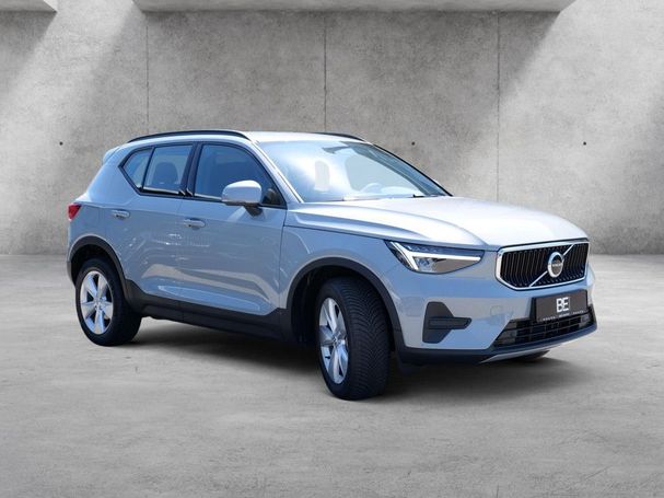 Volvo XC40 T2 Essential 95 kW image number 3