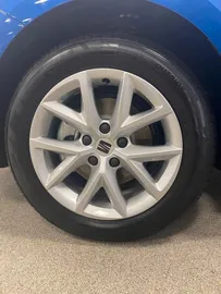 Car image 24