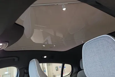 Car image 38