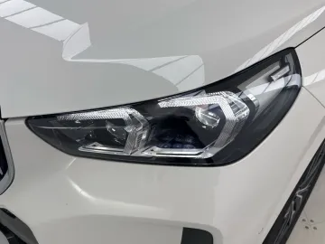 Car image 34