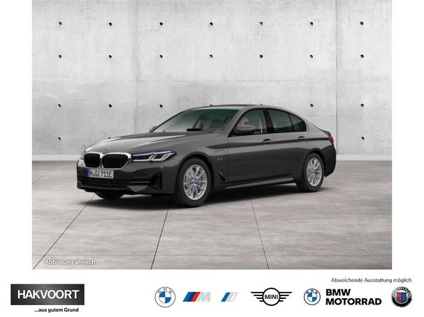 BMW 545 e xDrive 290 kW image number 2