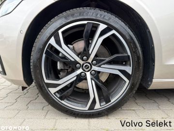 Car image 32