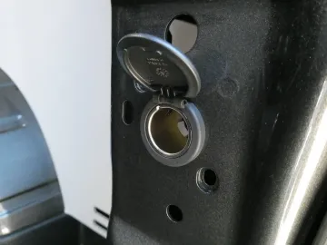 Car image 36