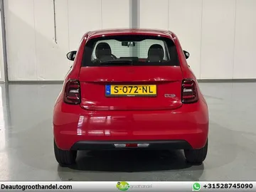 Car image 27