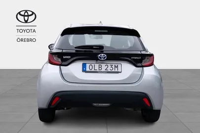 Car image 3