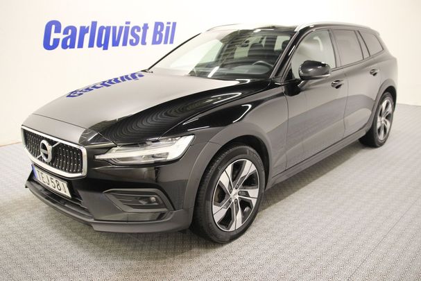 Volvo V60 Cross Country B4 AWD 146 kW image number 1