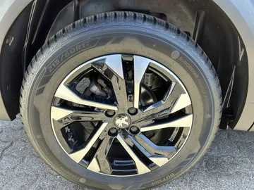 Car image 31