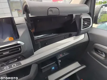 Car image 39