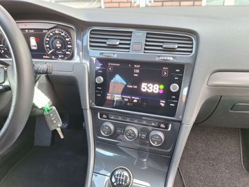 Car image 38