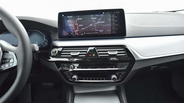 BMW 530 e 215 kW image number 15