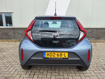 Car image 5