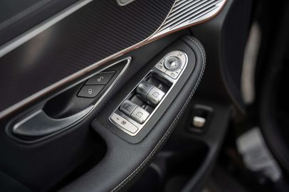 Car image 33