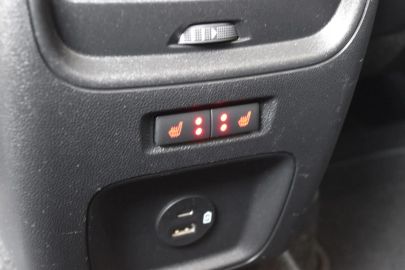 Car image 37