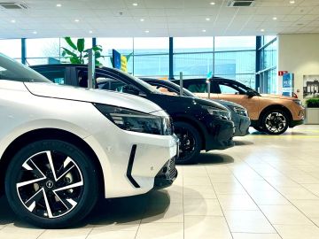 Car image 8