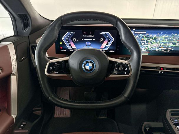 BMW iX xDrive50 385 kW image number 13