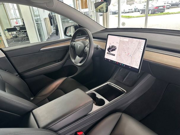 Tesla Model Y 60 Long Range AWD 378 kW image number 6