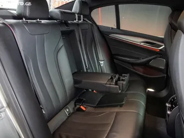 Car image 30