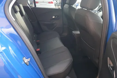 Car image 30