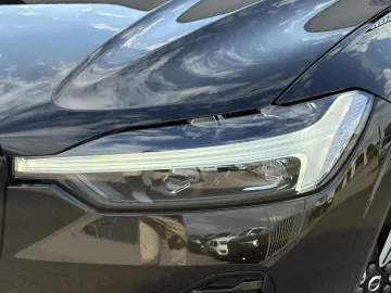 Car image 32