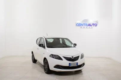 Car image 3