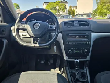 Car image 30