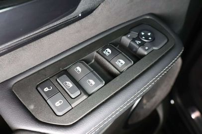 Car image 36