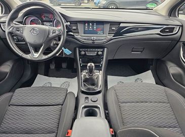 Car image 17