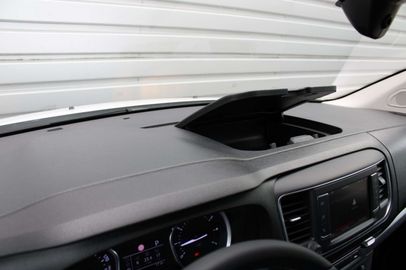 Car image 37