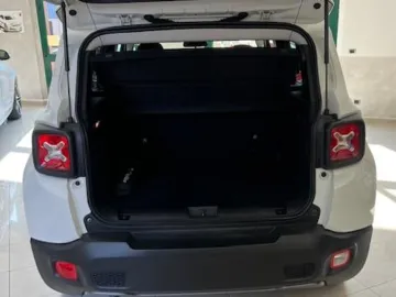 Car image 34