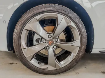 Car image 36