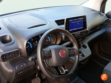 Car image 28