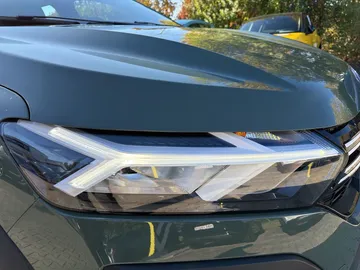 Car image 22