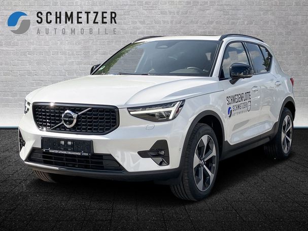 Volvo XC40 Plus Dark B4 145 kW image number 1