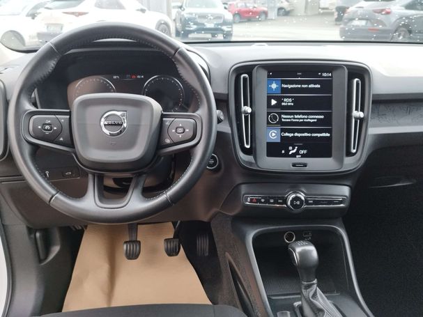 Volvo XC40 1.5 T2 Momentum 95 kW image number 9