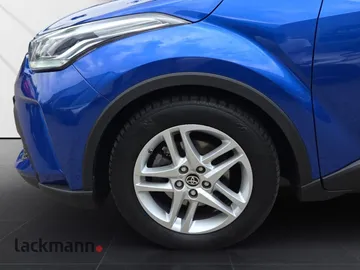 Car image 15