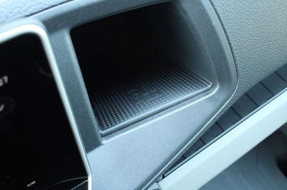 Car image 36