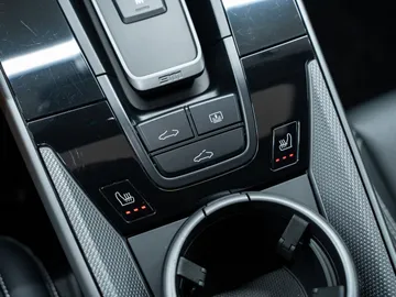 Car image 44
