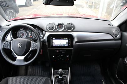 Car image 10