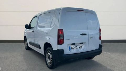 Car image 3