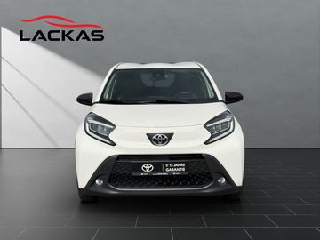 Car image 4
