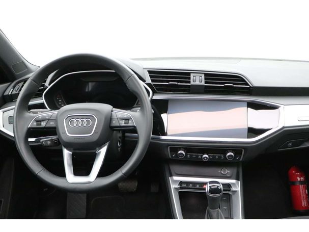 Audi Q3 35 TFSI S tronic S-line 110 kW image number 9