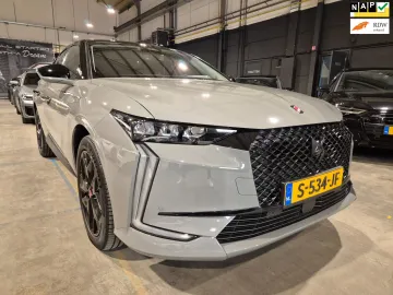 Car image 18