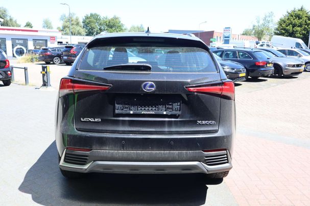 Lexus NX 300 H 145 kW image number 5