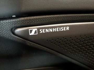 Car image 28