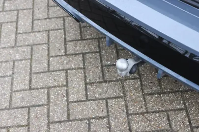 Car image 33