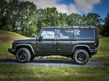 Car image 4